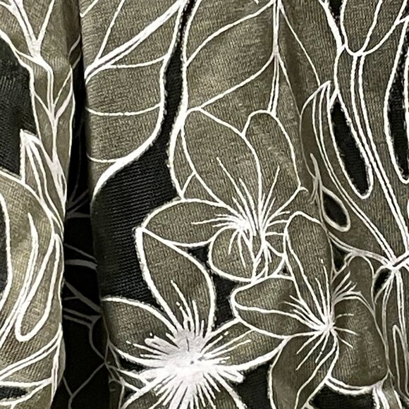 AMBER SKIES (NWT) Long Sleeve Open Tie Front Cropped Burnout Tropical, Olive - L - Picture 6 of 11